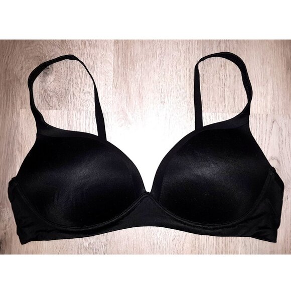 Victoria's Secret Body By Victoria No Wire Bra Size 40C Black Lightly Lined - Picture 1 of 6